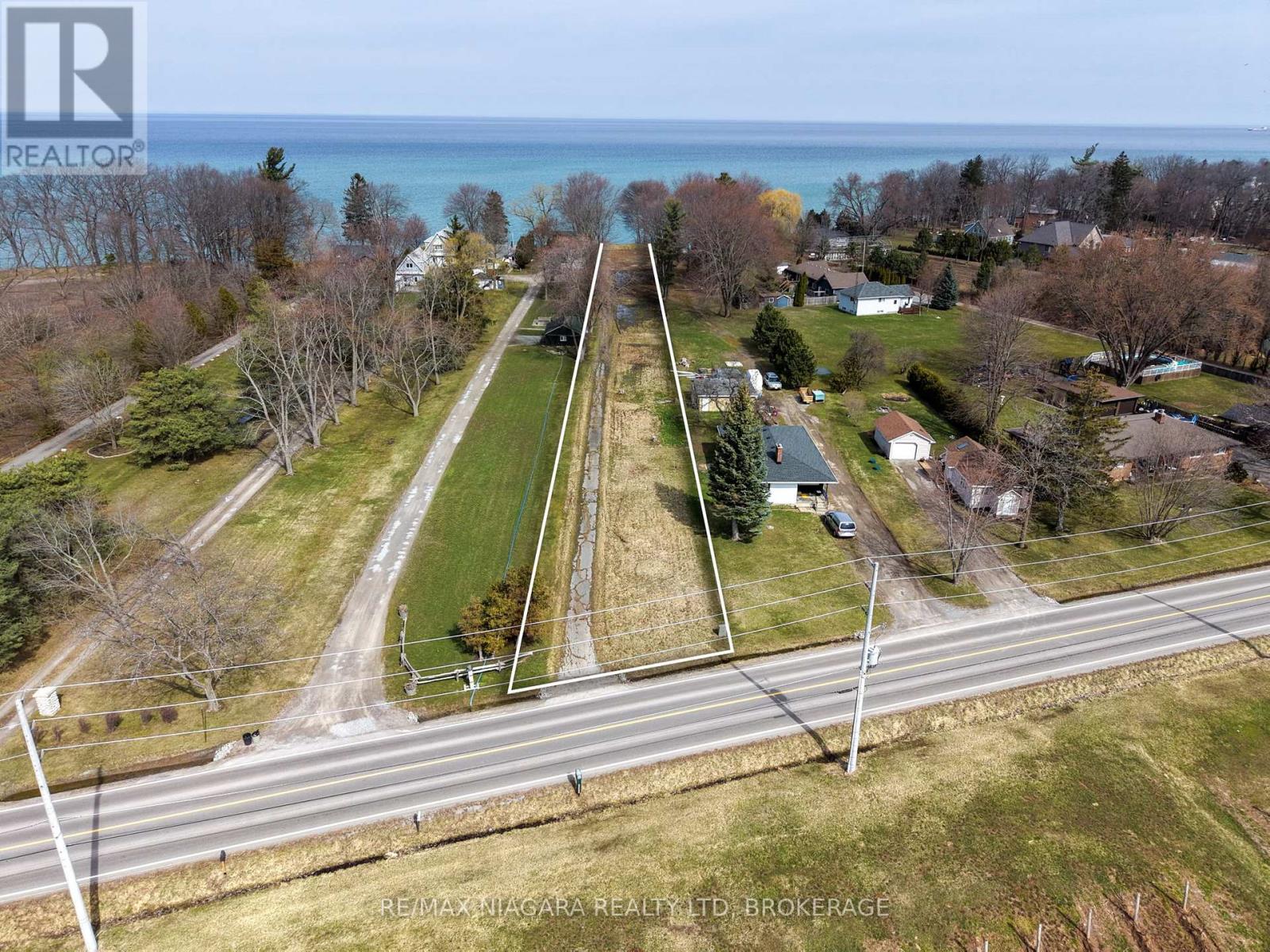 1204 Lakeshore Road W Property Photo 2