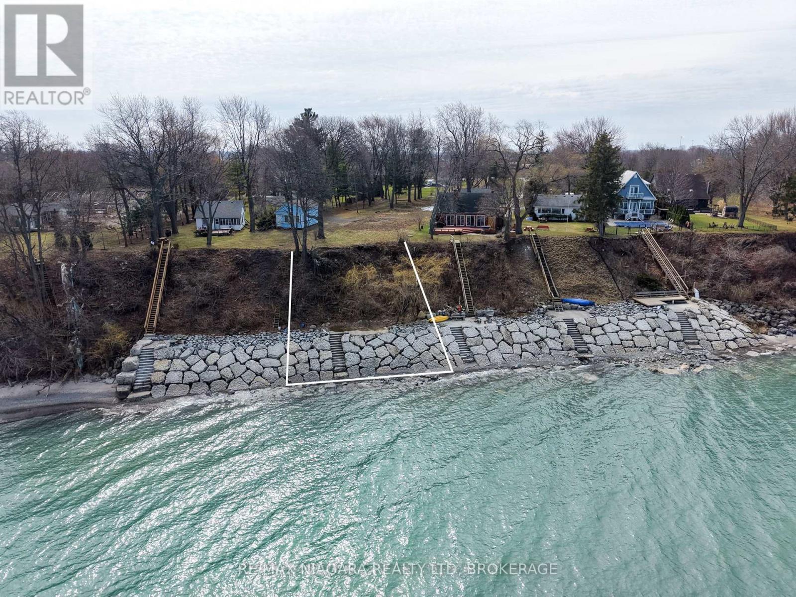 1204 Lakeshore Road W Property Photo 3