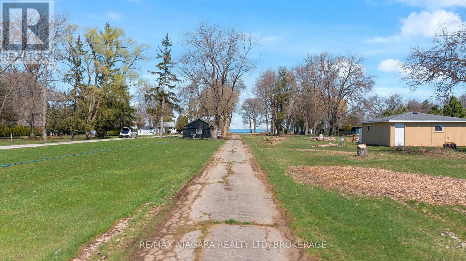 1204 Lakeshore Road W Property Photo 8