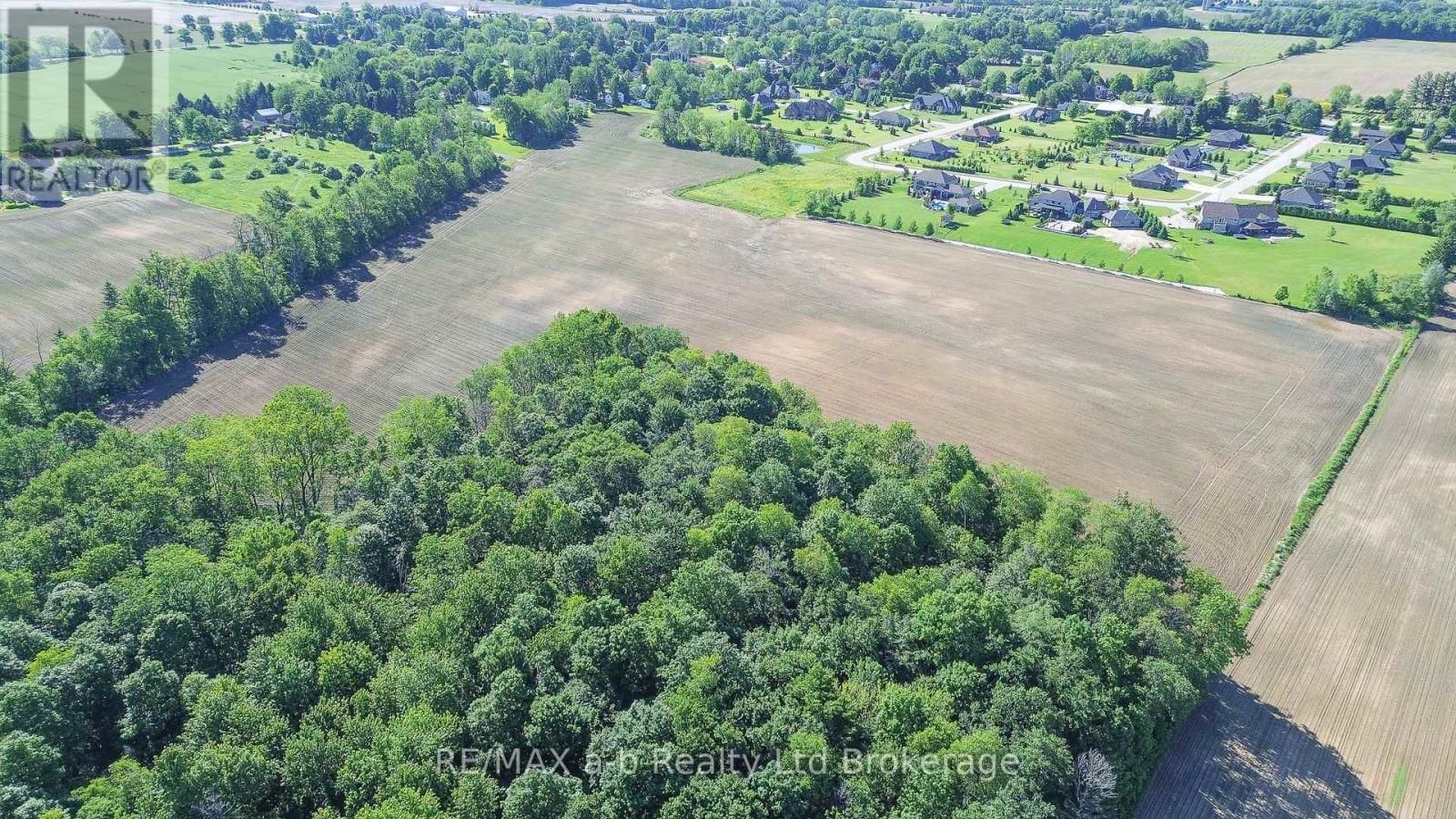 Deer Crescent Property Photo 4