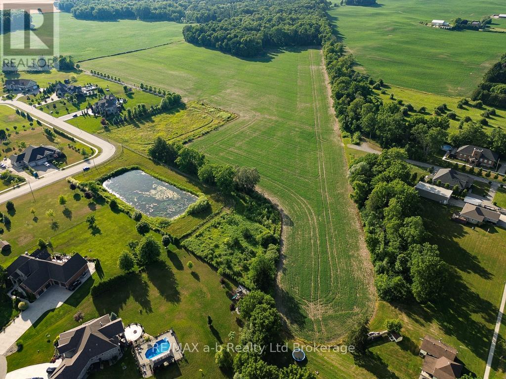 Deer Crescent Property Photo 8
