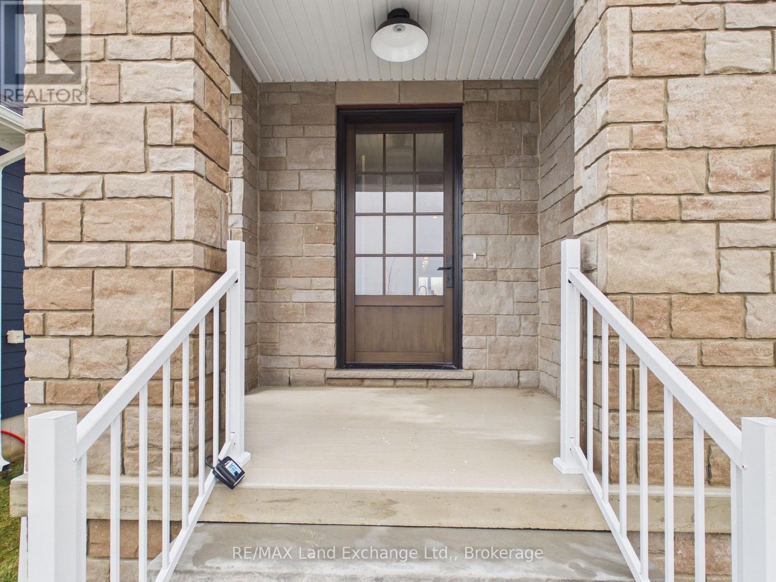 119 Inverness Street N Property Photo 2