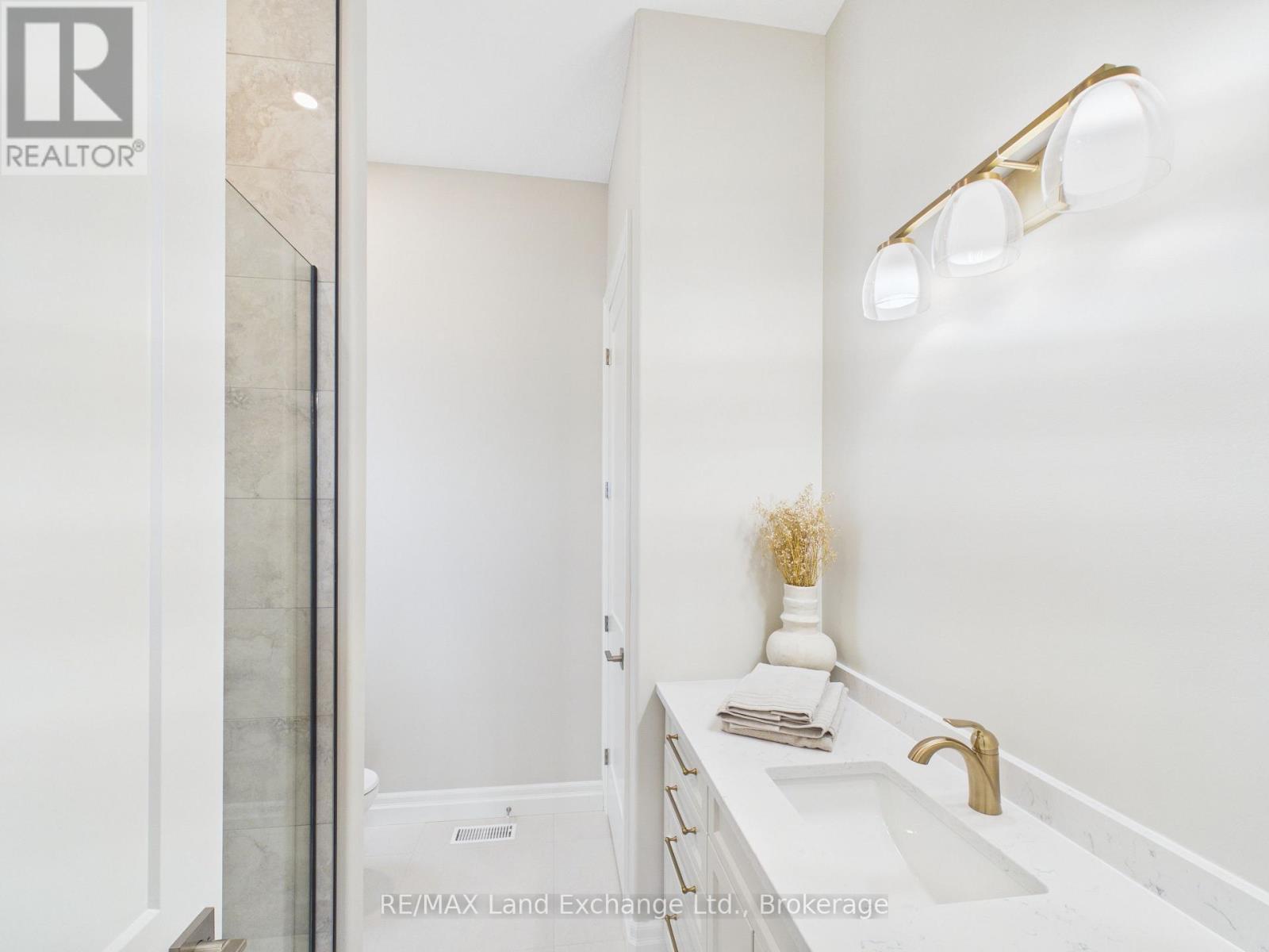 119 Inverness Street N Property Photo 12