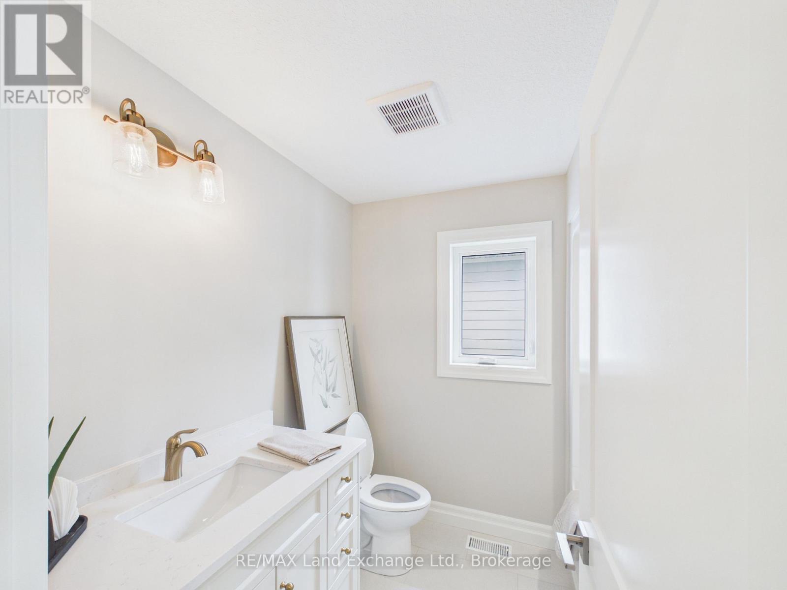 119 Inverness Street N Property Photo 19
