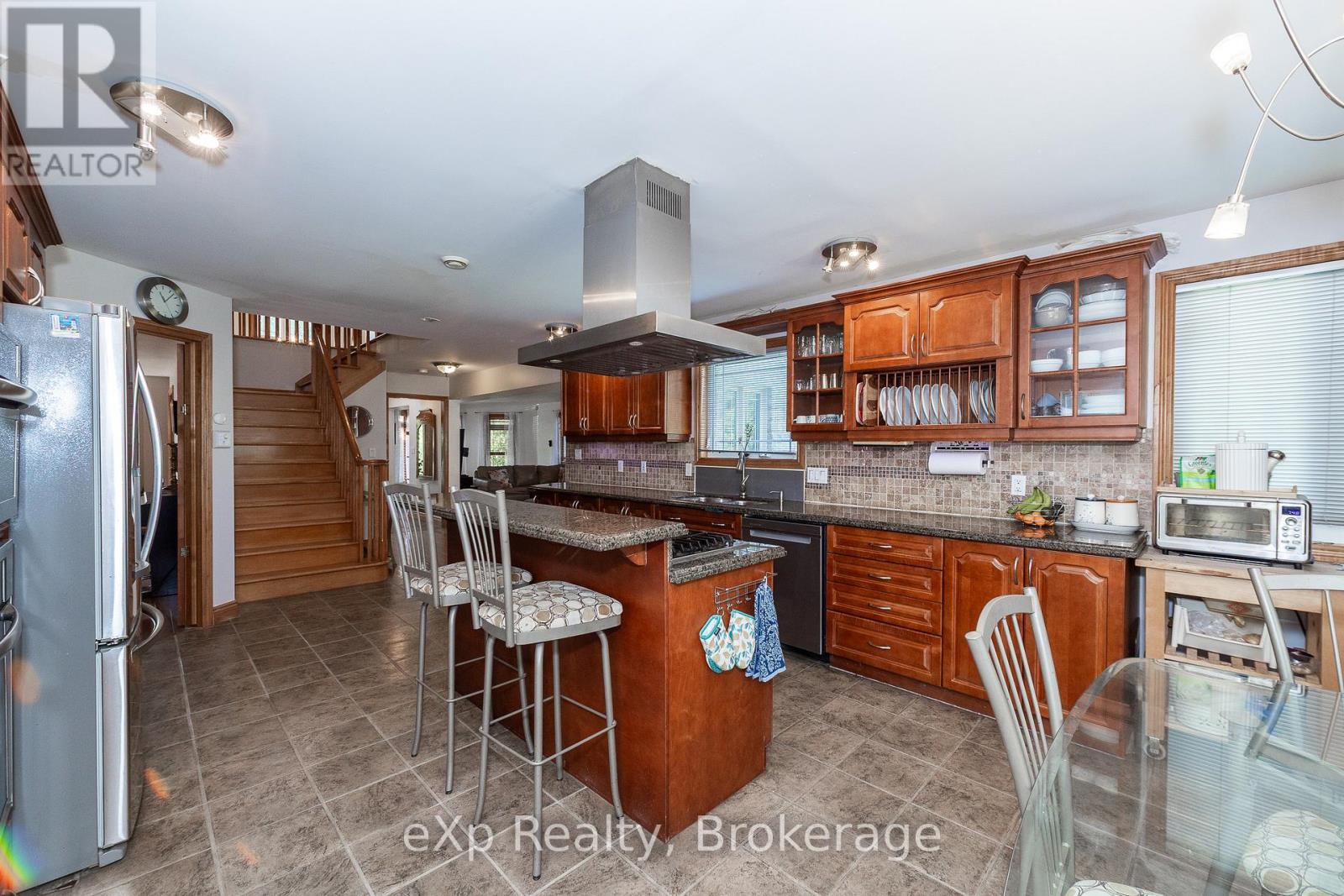 910 26th Street E Property Photo 10