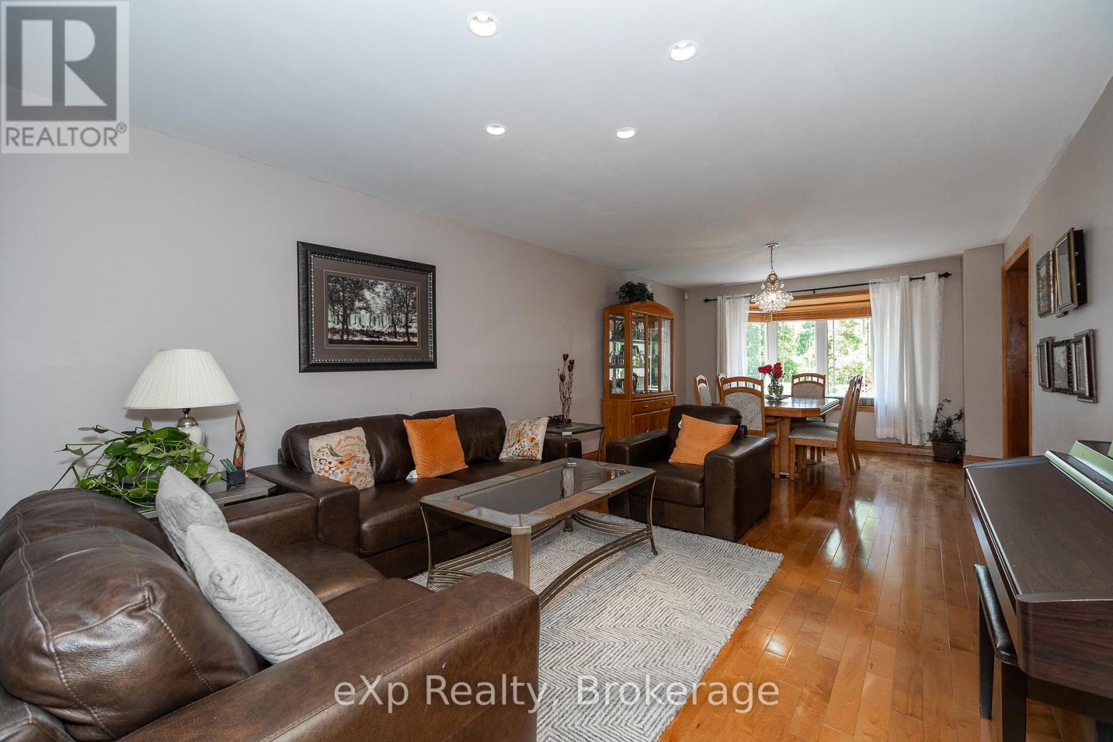 910 26th Street E Property Photo 12