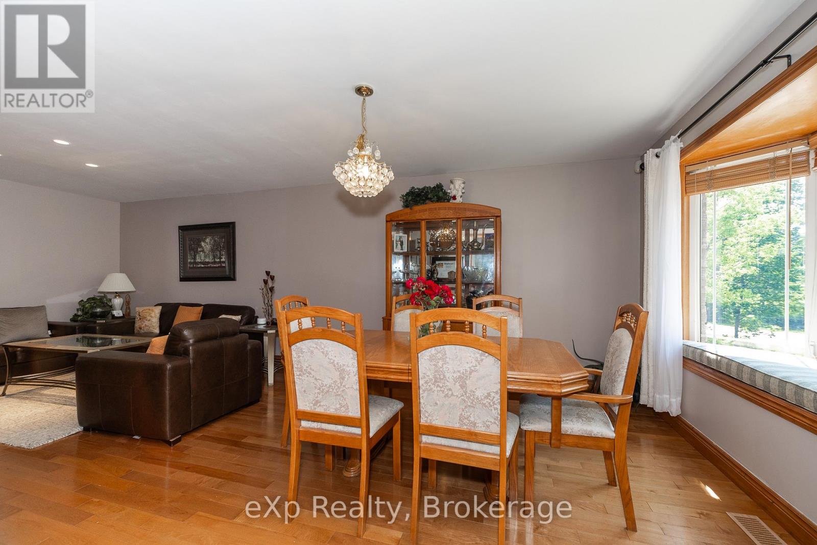 910 26th Street E Property Photo 14