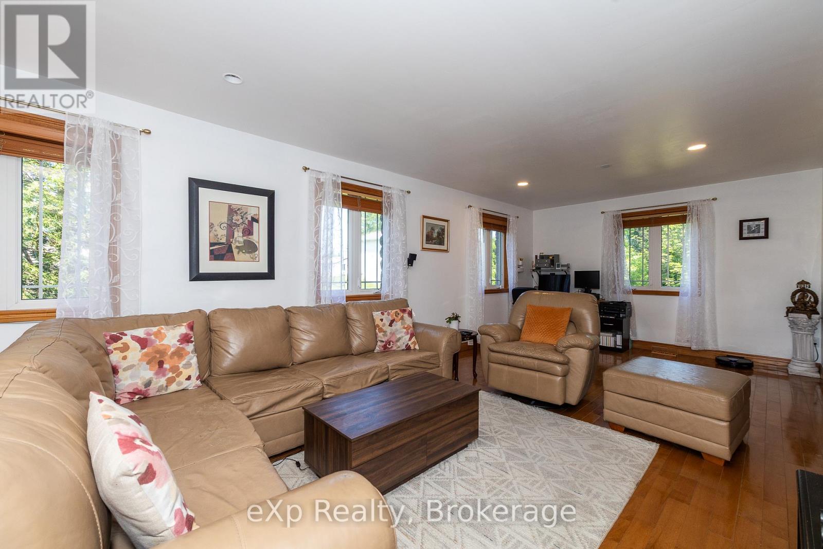 910 26th Street E Property Photo 16