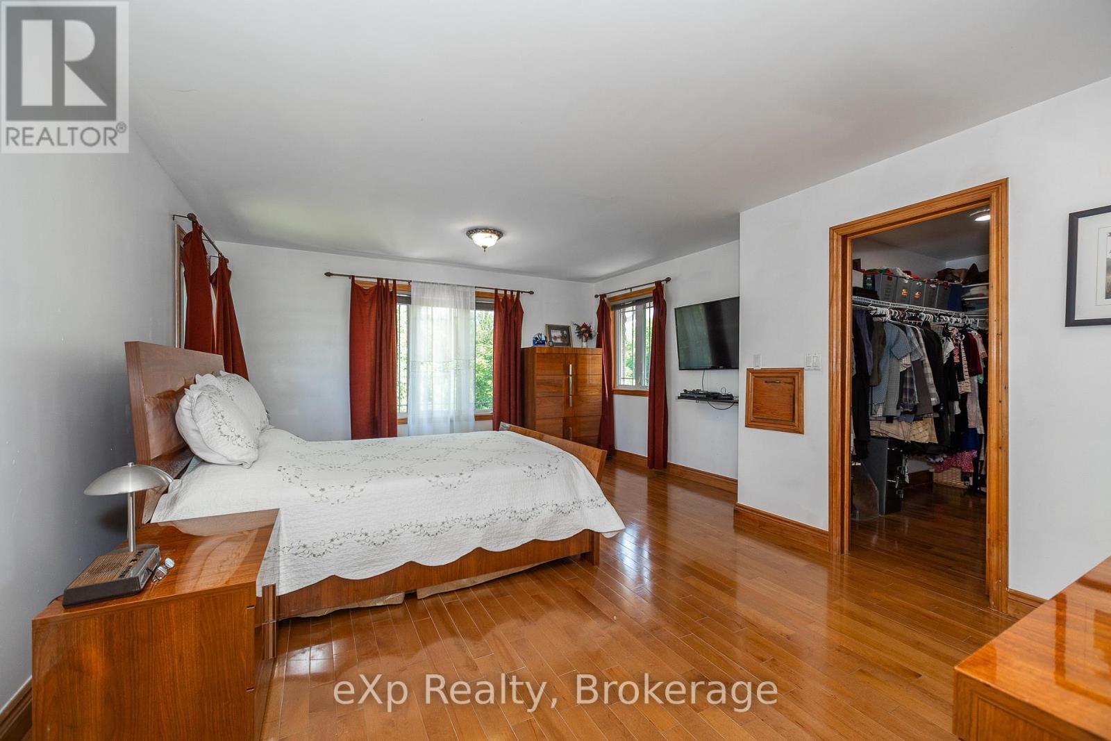 910 26th Street E Property Photo 19