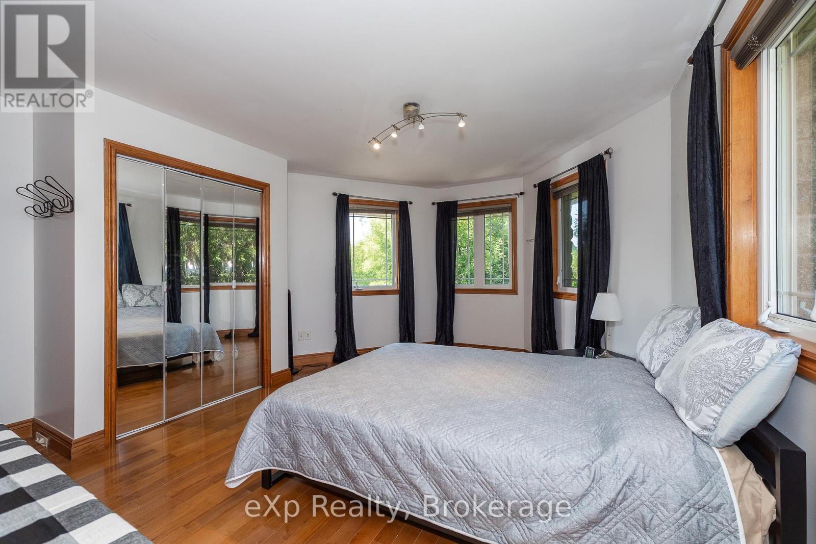 910 26th Street E Property Photo 24