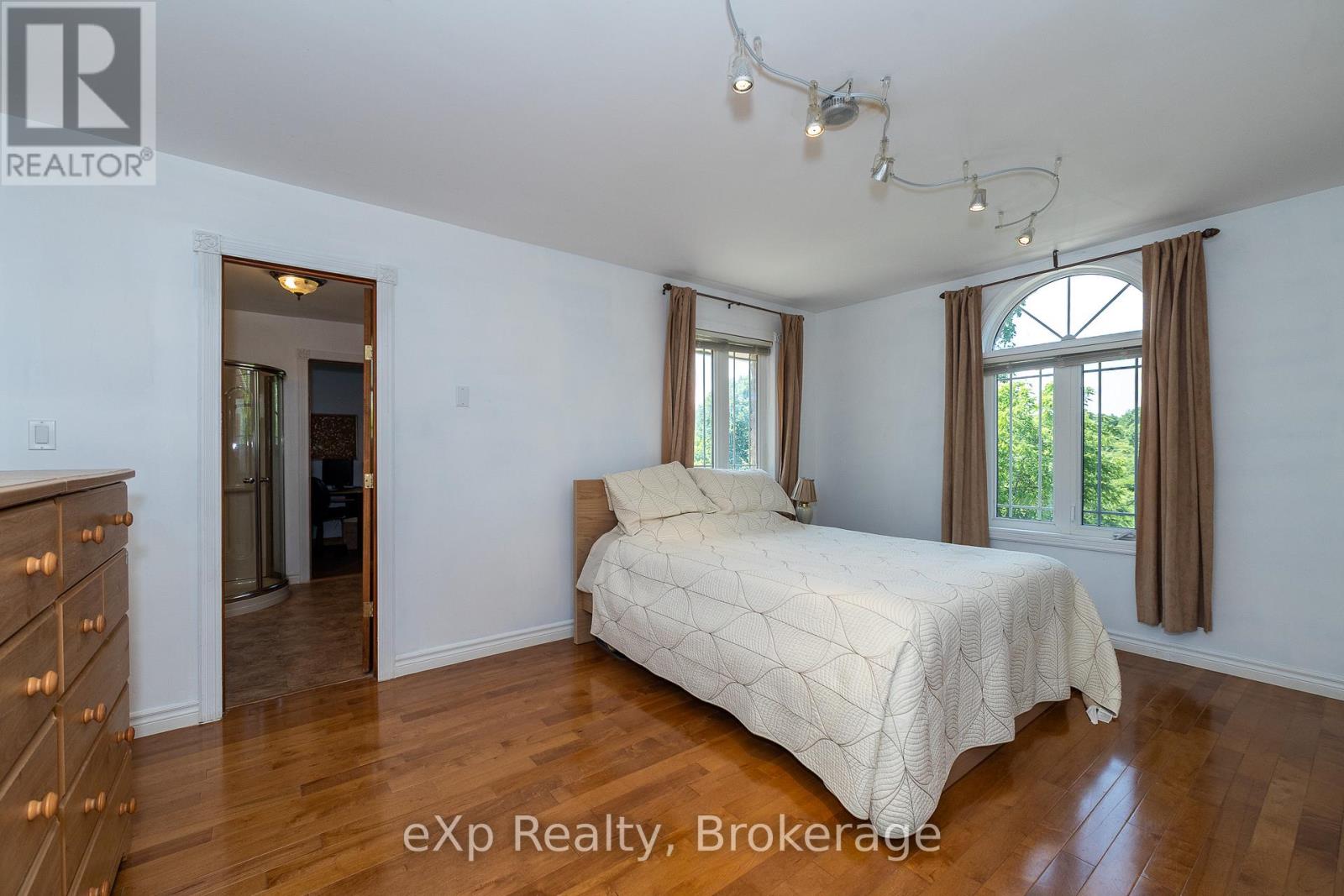 910 26th Street E Property Photo 27