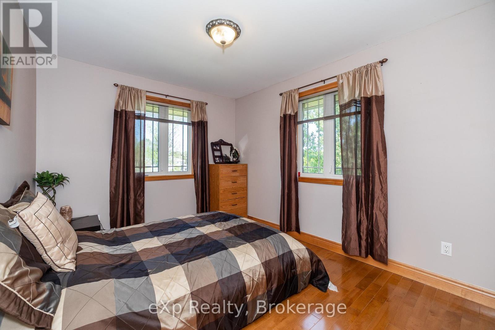 910 26th Street E Property Photo 30