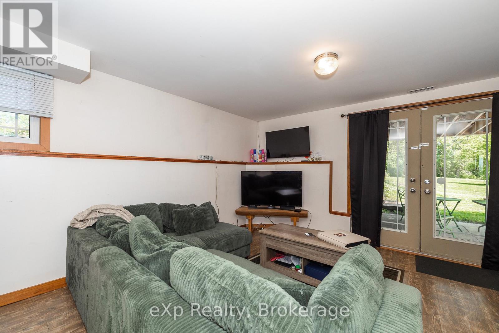 910 26th Street E Property Photo 37