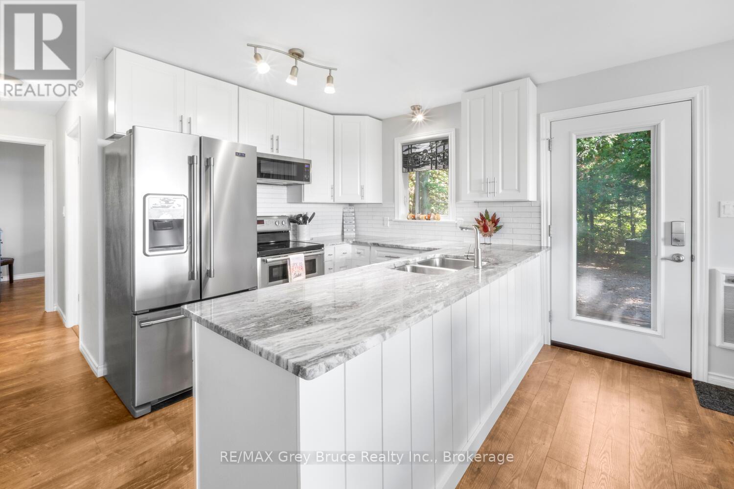 1208 Sunset Drive Property Photo 6
