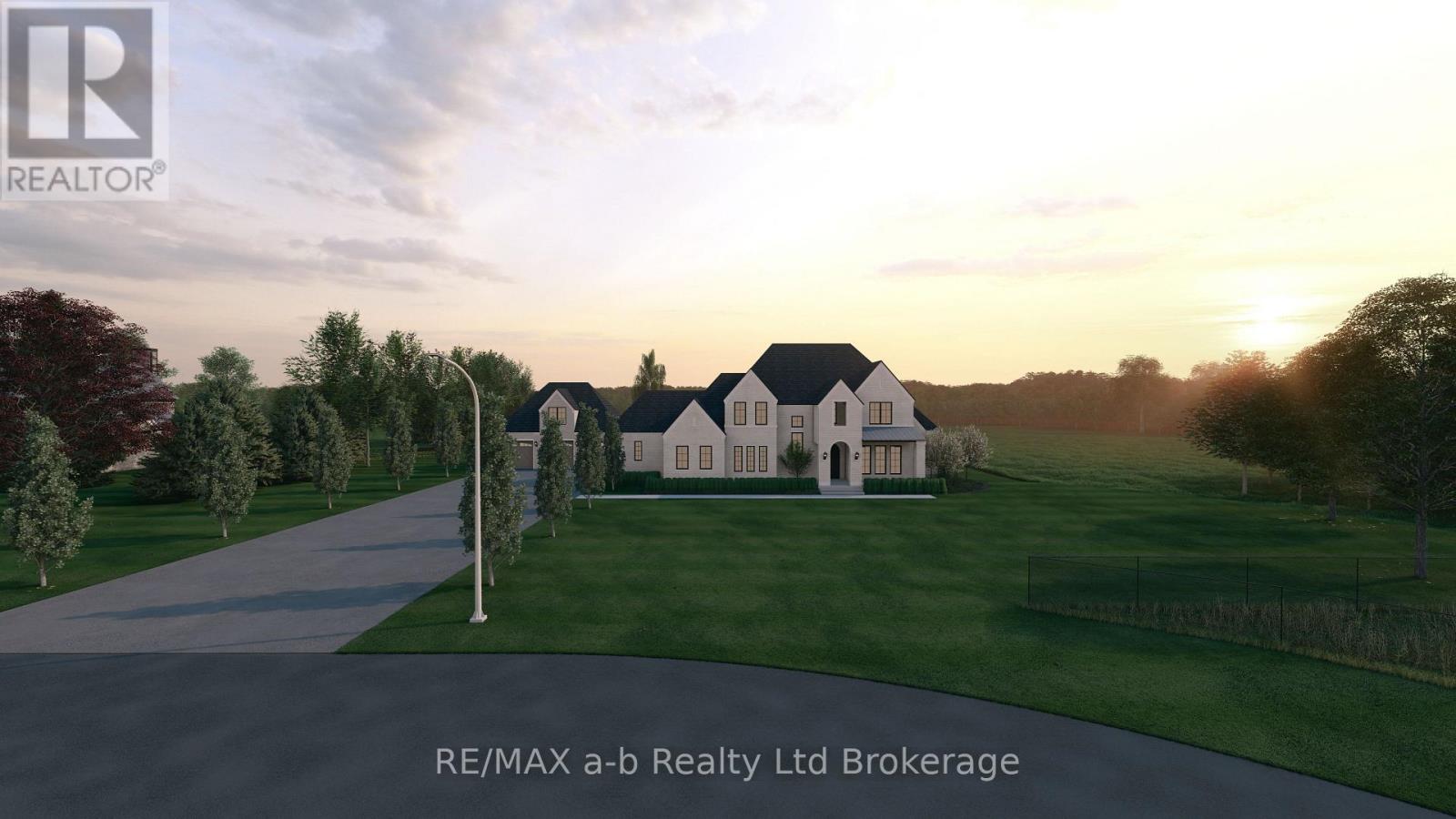 000 Deer Crescent Property Photo 3