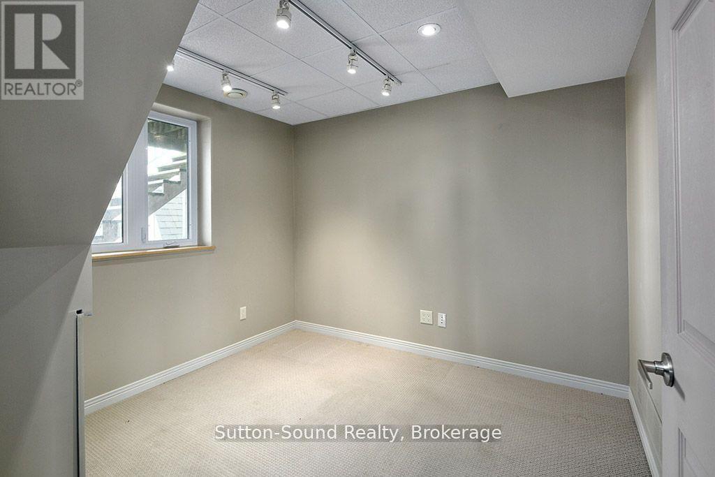 660 Main Street Property Photo 17