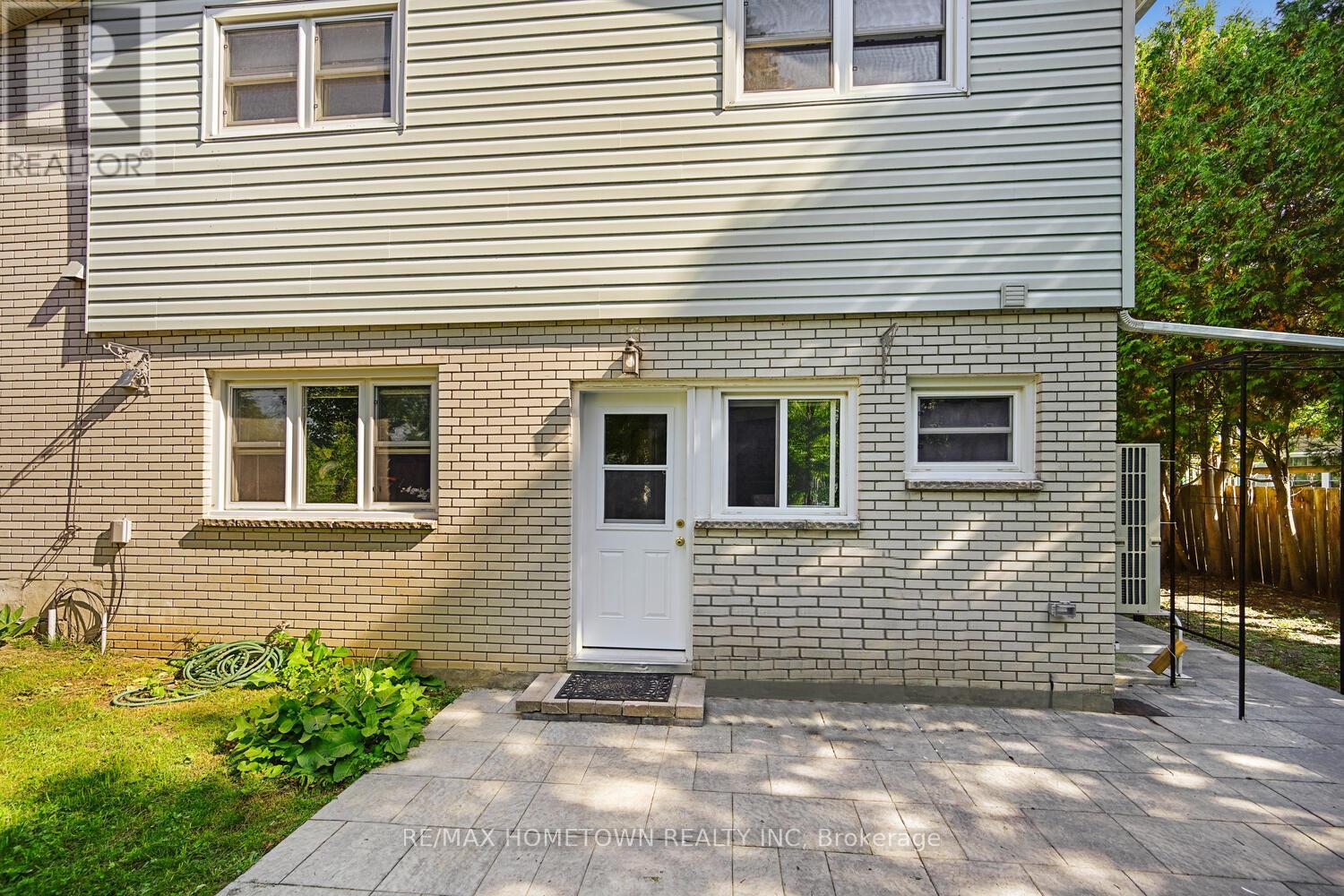 6 Maplewood Circle Property Photo 3