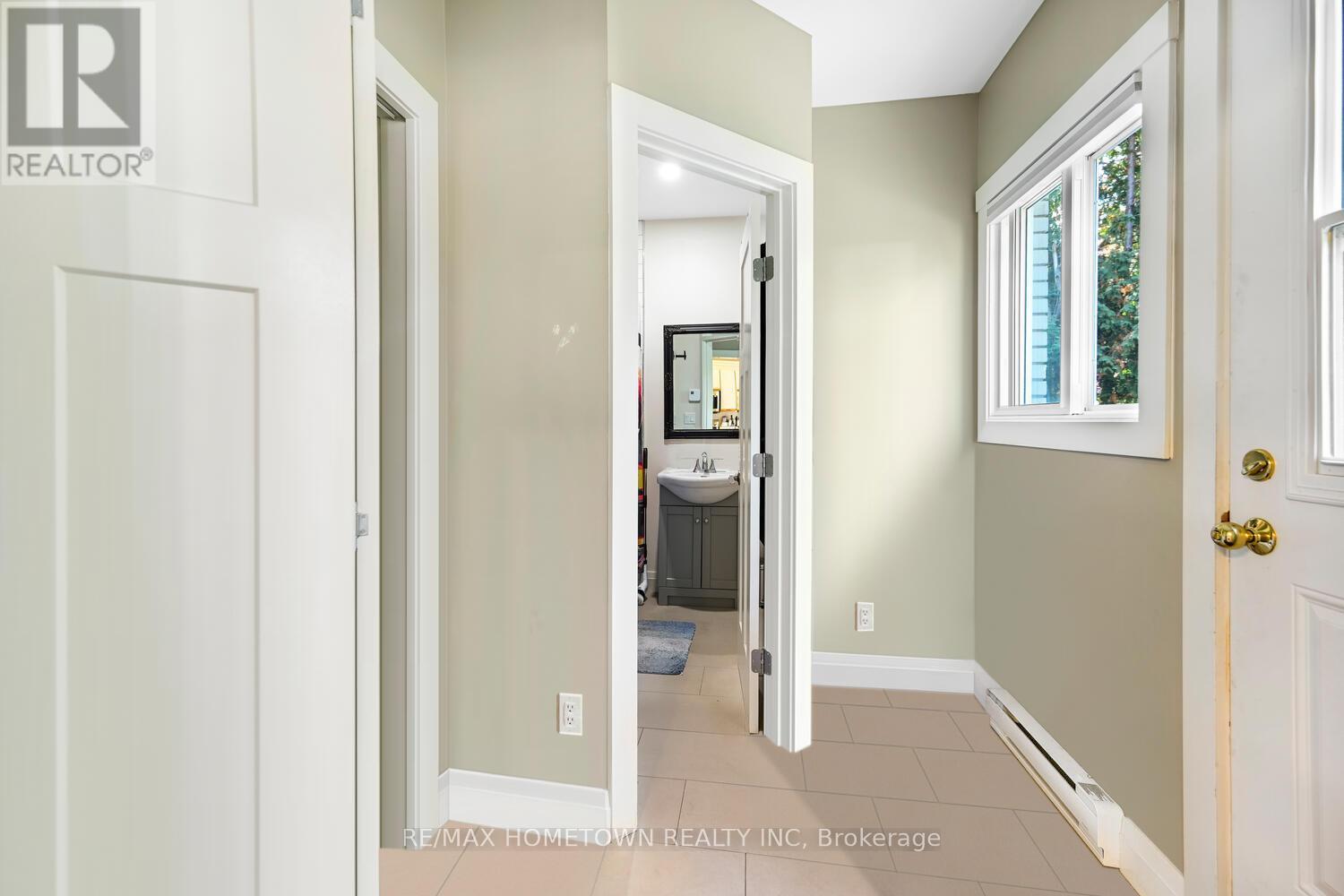 6 Maplewood Circle Property Photo 4