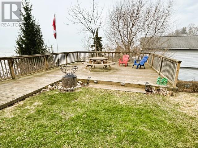 49225 Blair , R. R. 2 Drive Property Photo 8