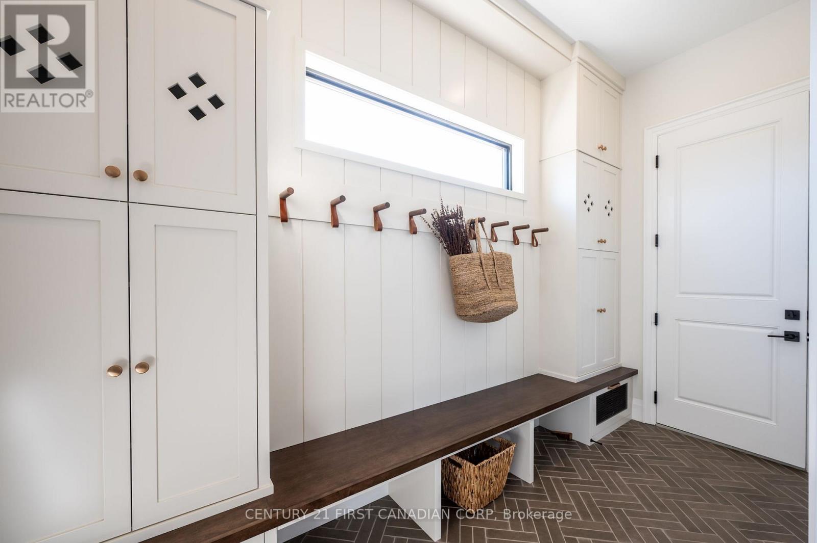 220 Foxborough Place Property Photo 8