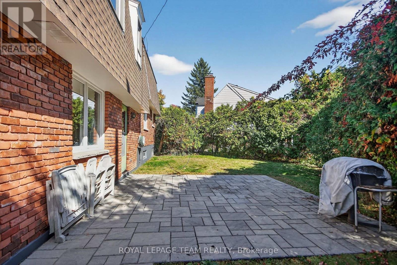 1900 Southampton Court Property Photo 6
