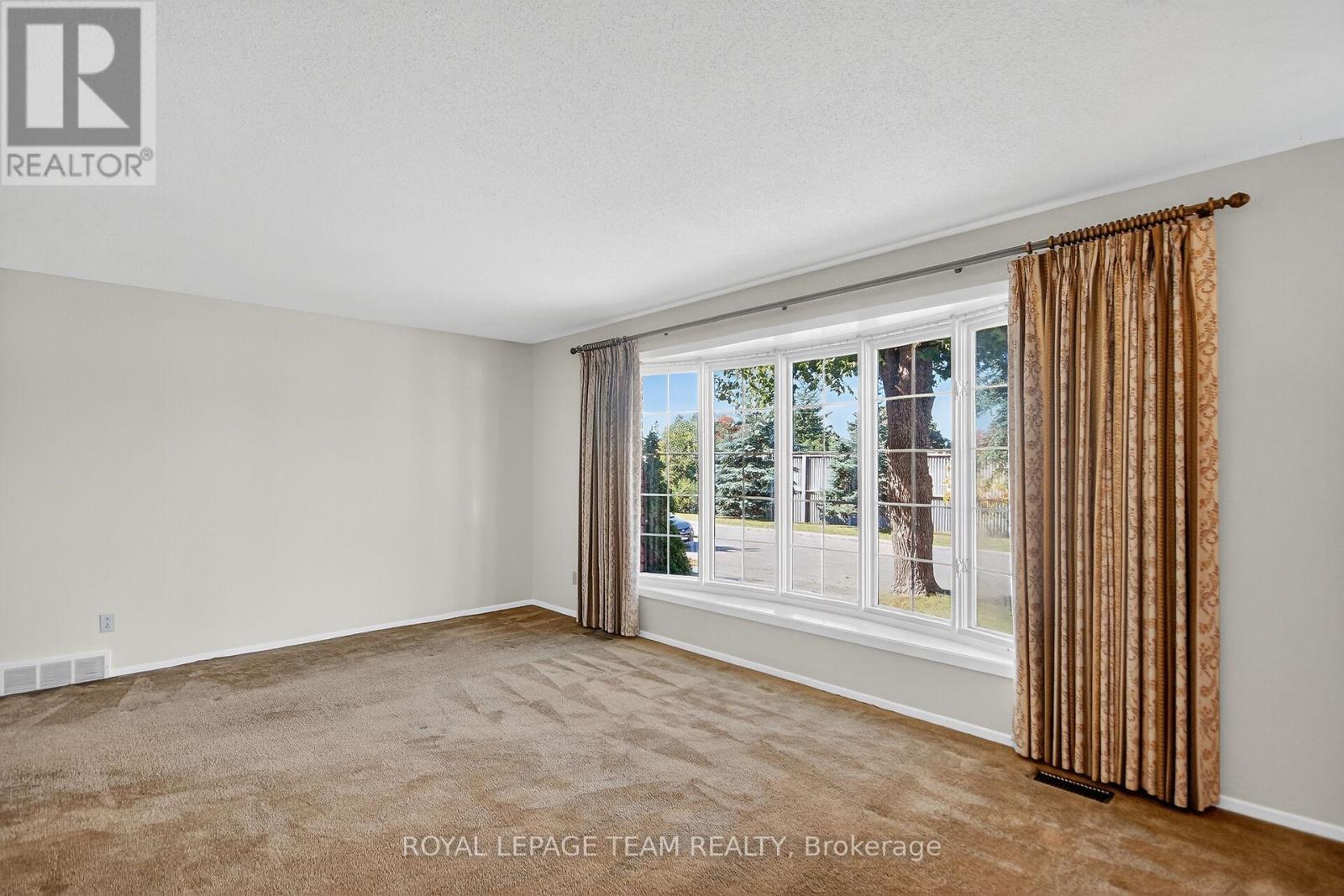 1900 Southampton Court Property Photo 12