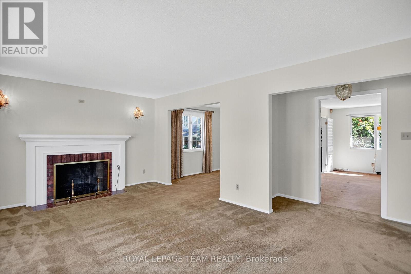 1900 Southampton Court Property Photo 14