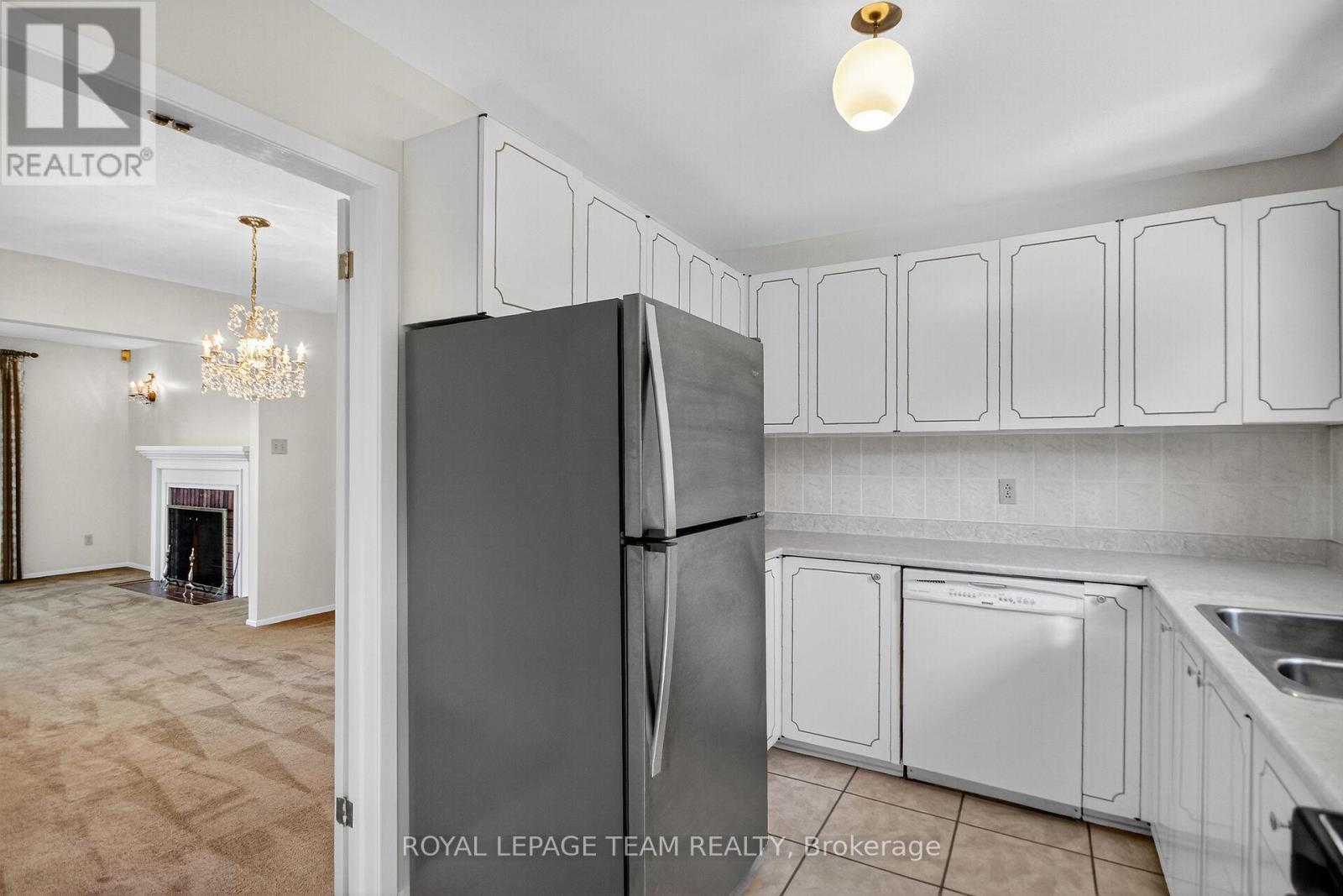 1900 Southampton Court Property Photo 18