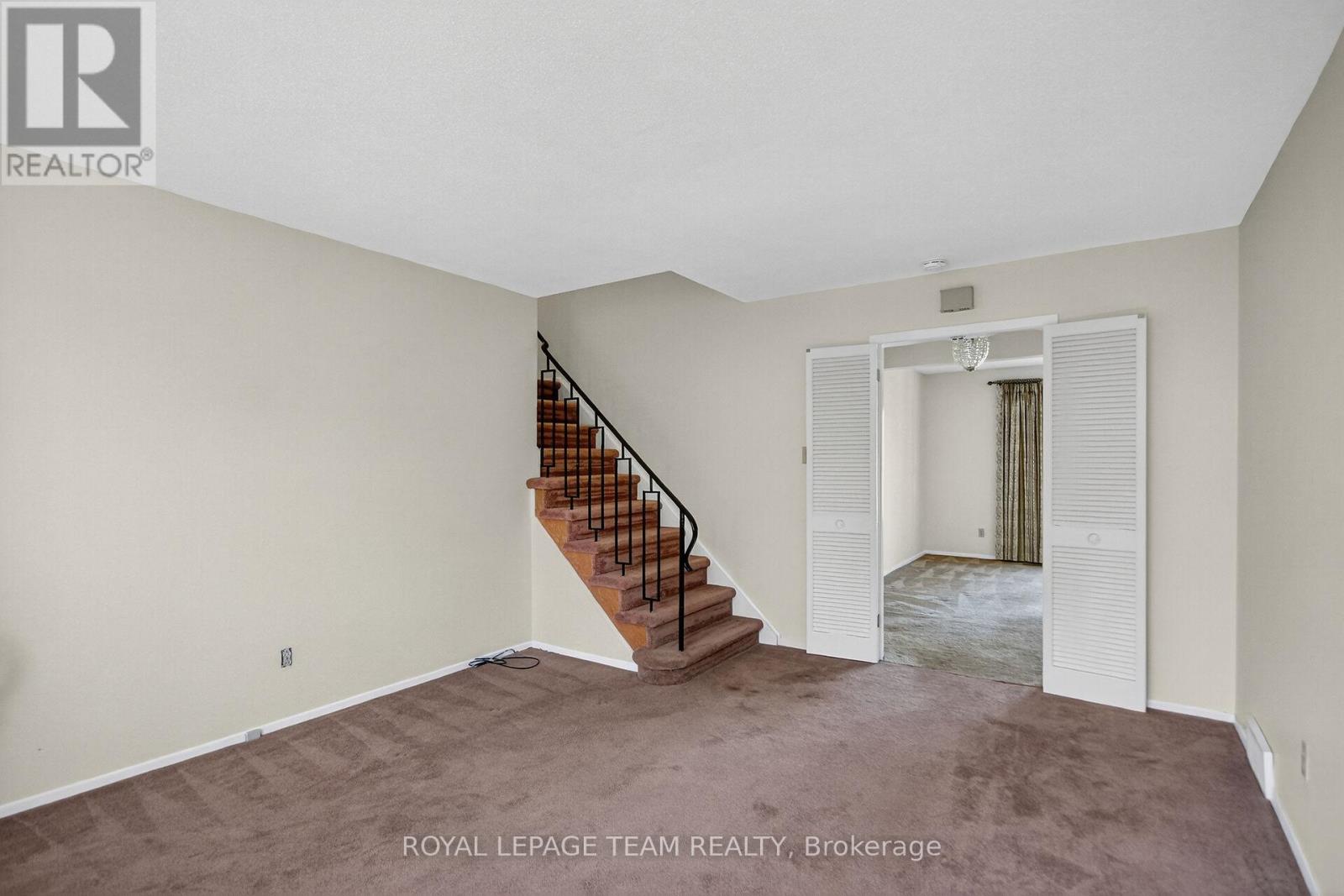 1900 Southampton Court Property Photo 20