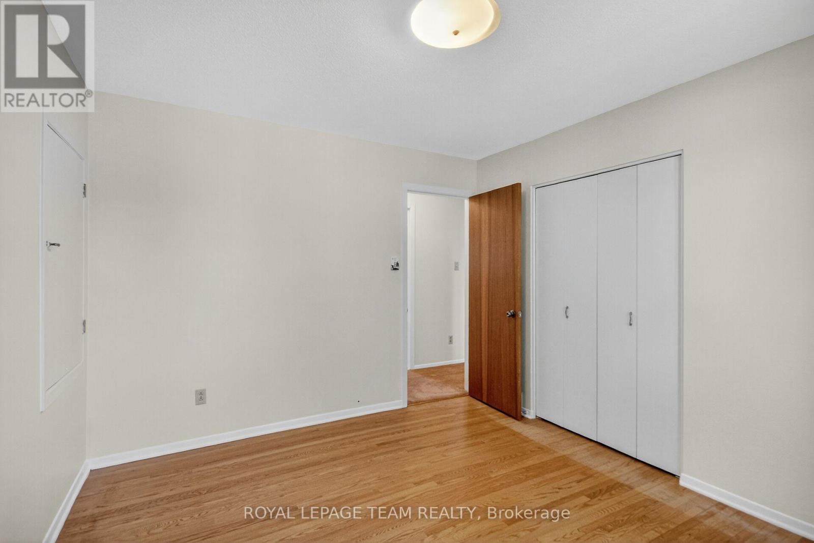 1900 Southampton Court Property Photo 27