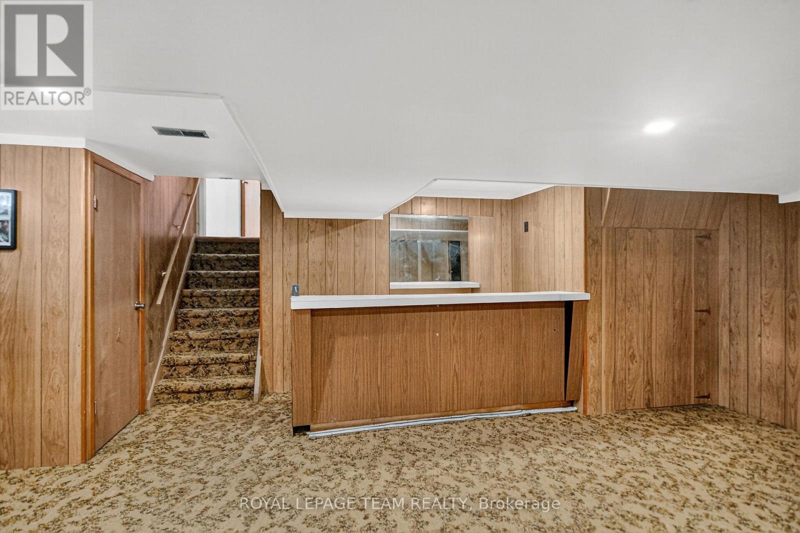 1900 Southampton Court Property Photo 32