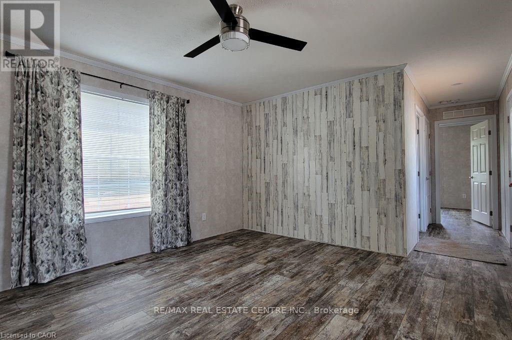 77 Park Lane Property Photo 12