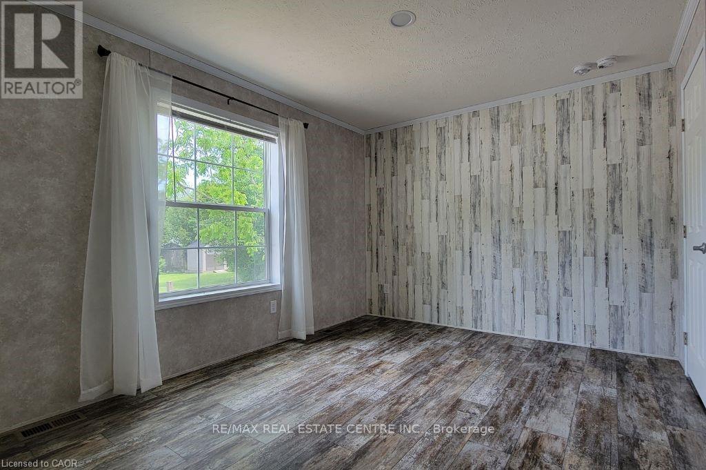 77 Park Lane Property Photo 18