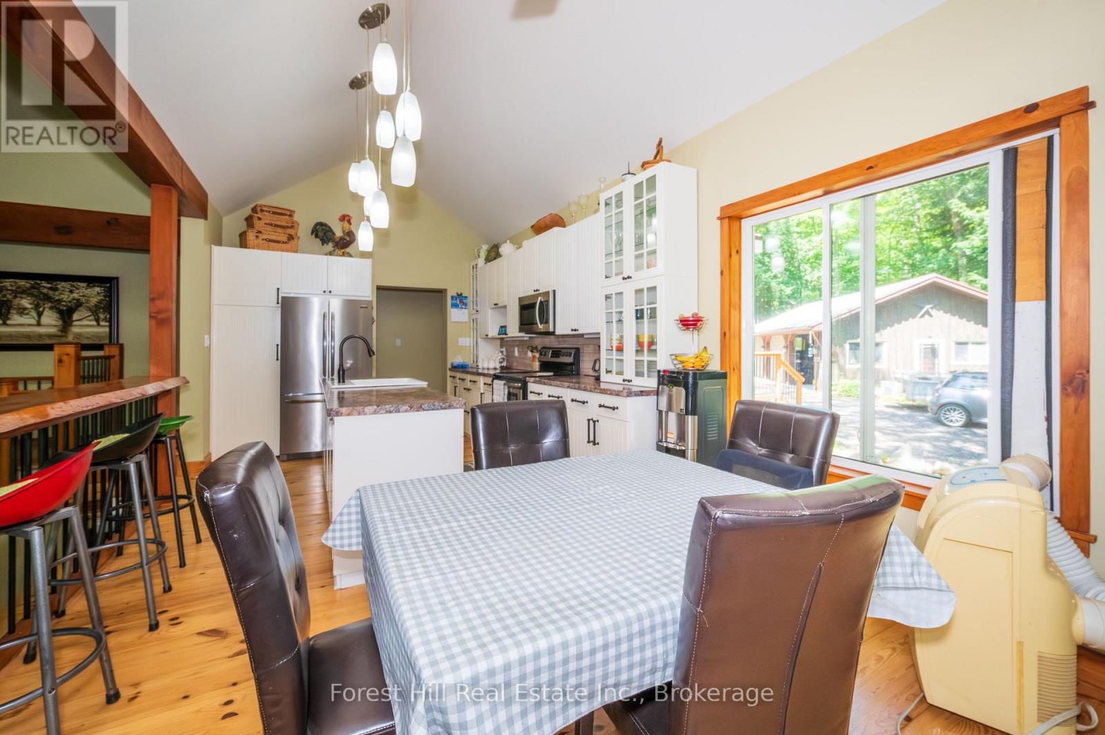 1289 Delbrooke Road S Property Photo 11