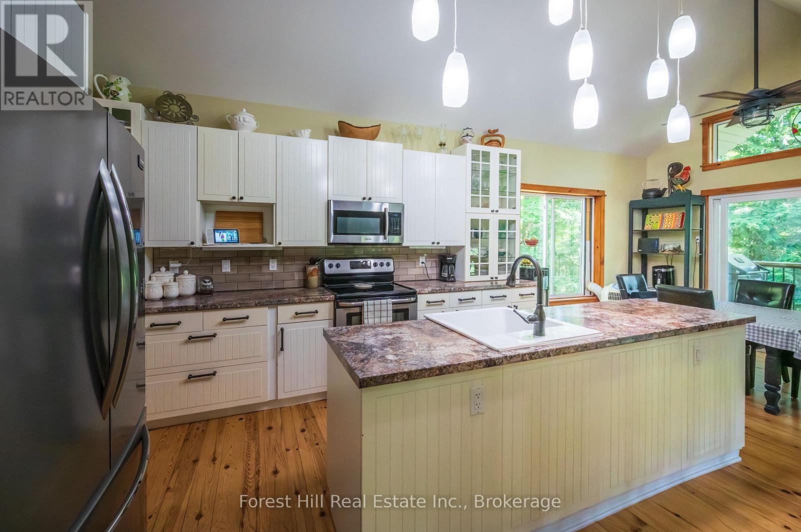 1289 Delbrooke Road S Property Photo 14