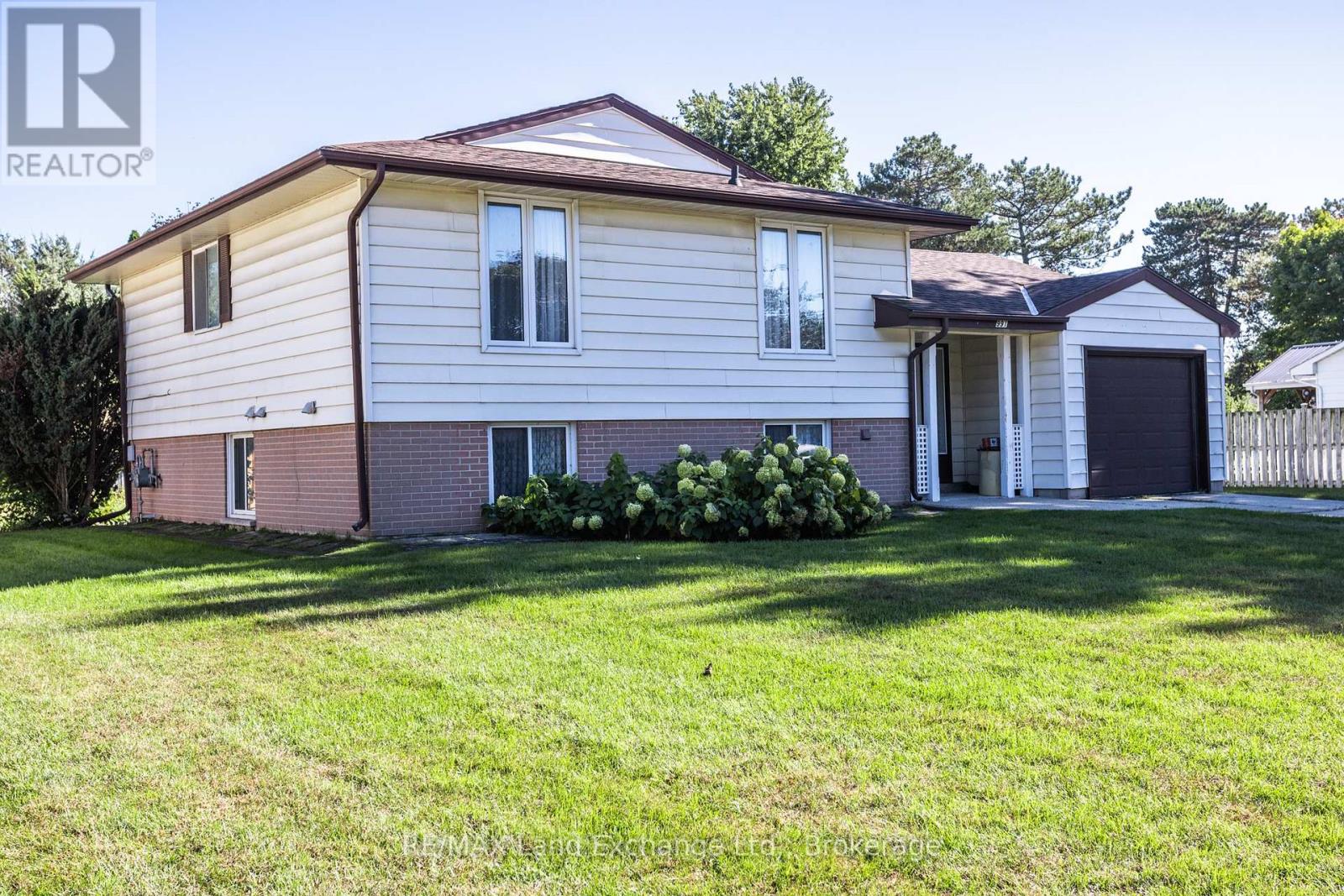 991 Bricker Street N Property Photo 1