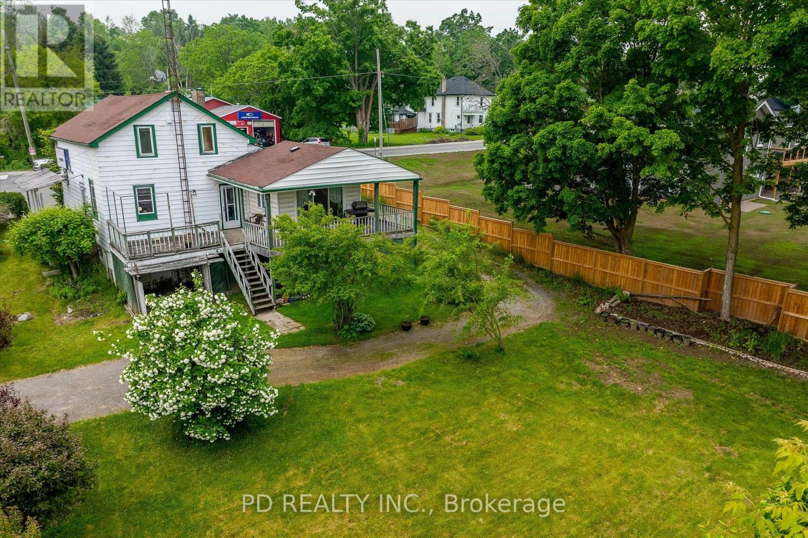2449 Queen Mary Street Property Photo 14