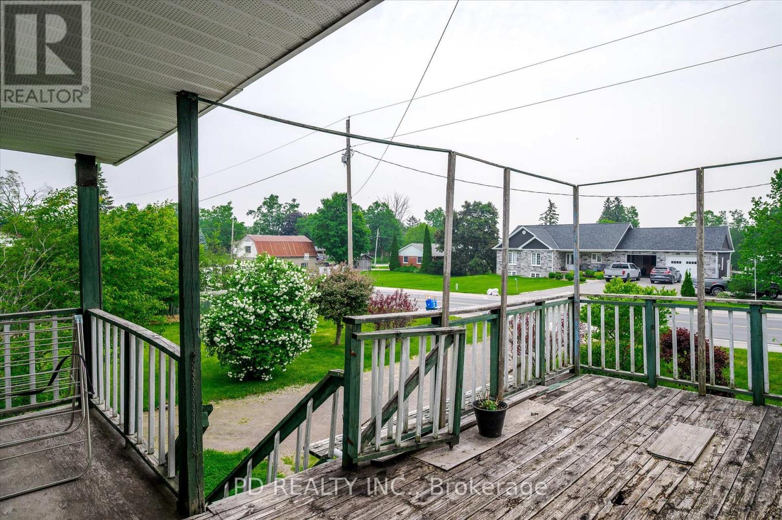 2449 Queen Mary Street Property Photo 19