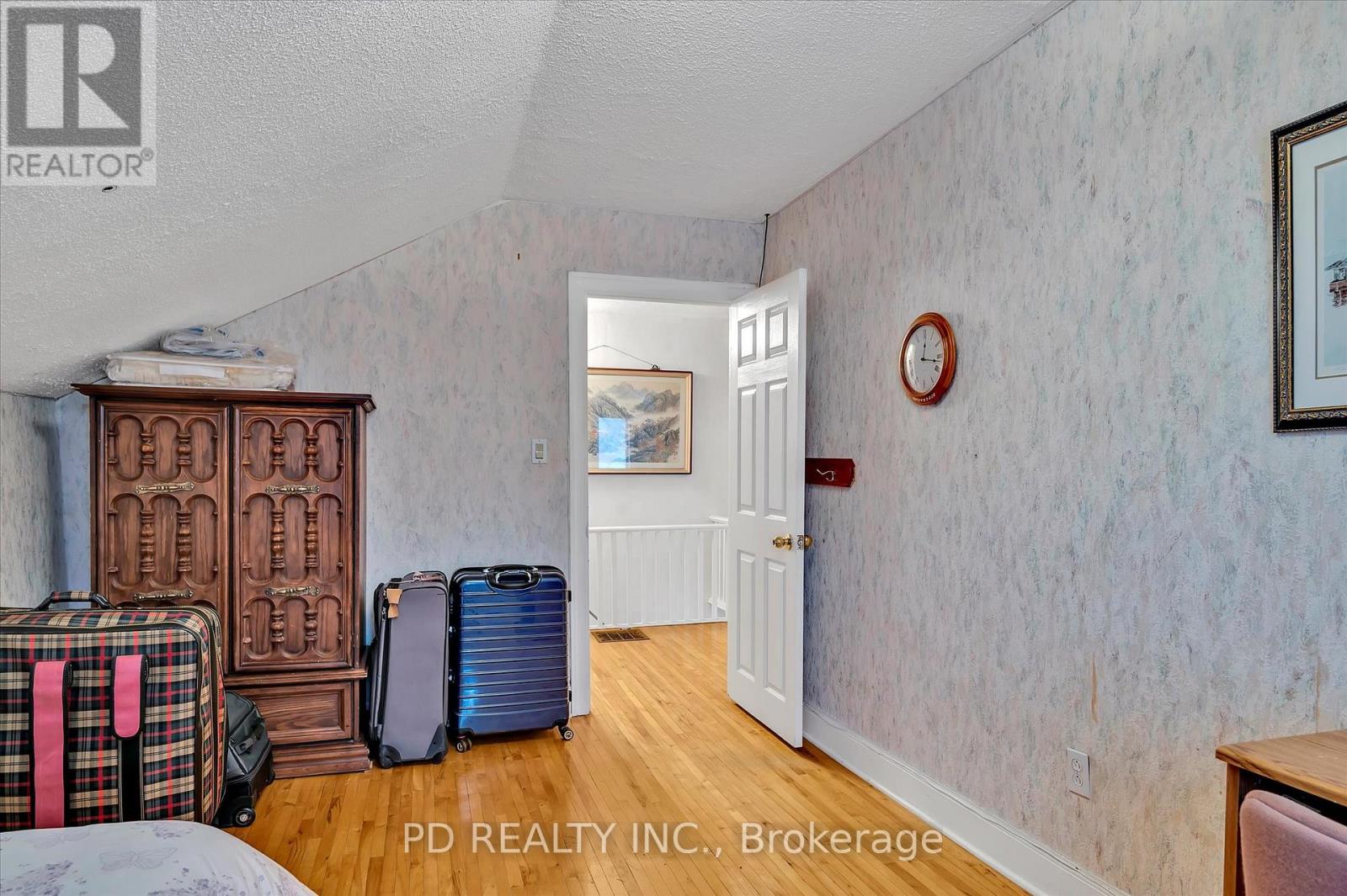 2449 Queen Mary Street Property Photo 43