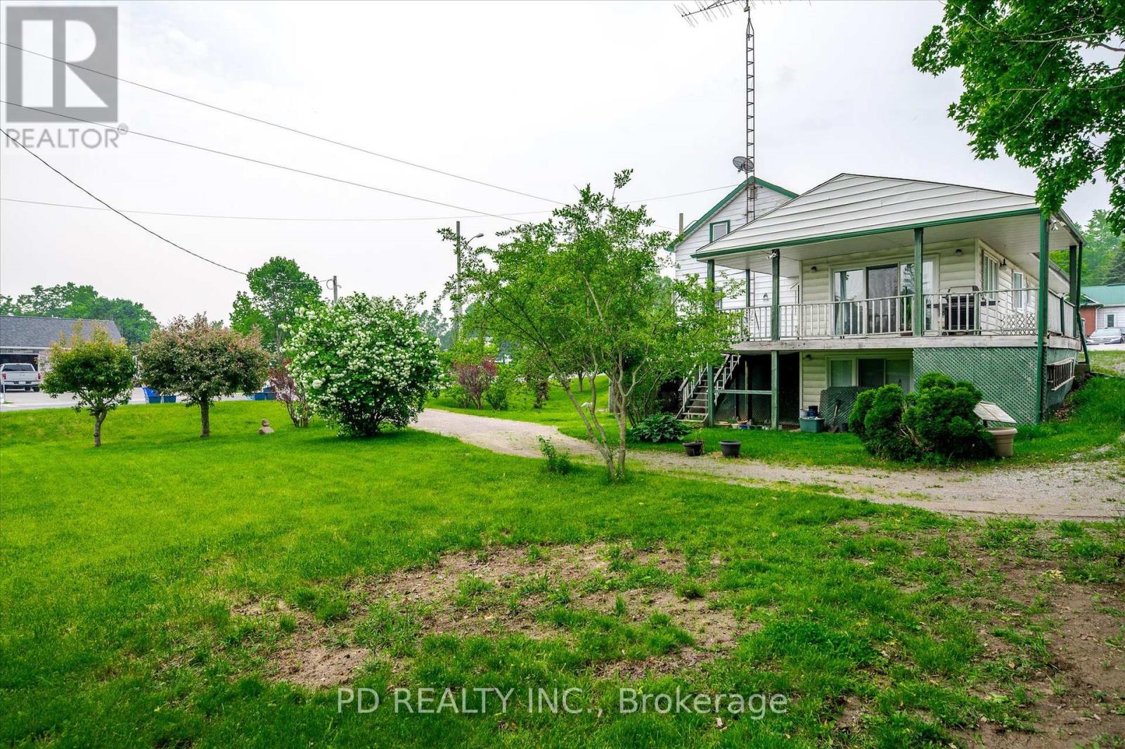 2449 Queen Mary Street Property Photo 49