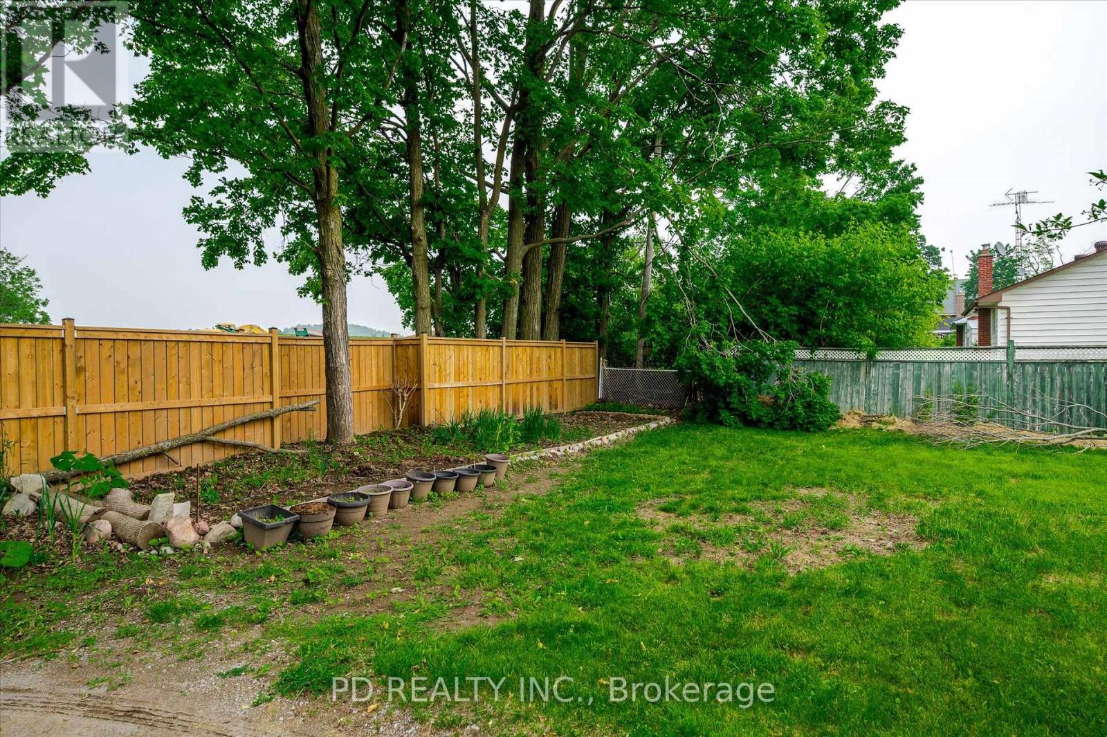 2449 Queen Mary Street Property Photo 50