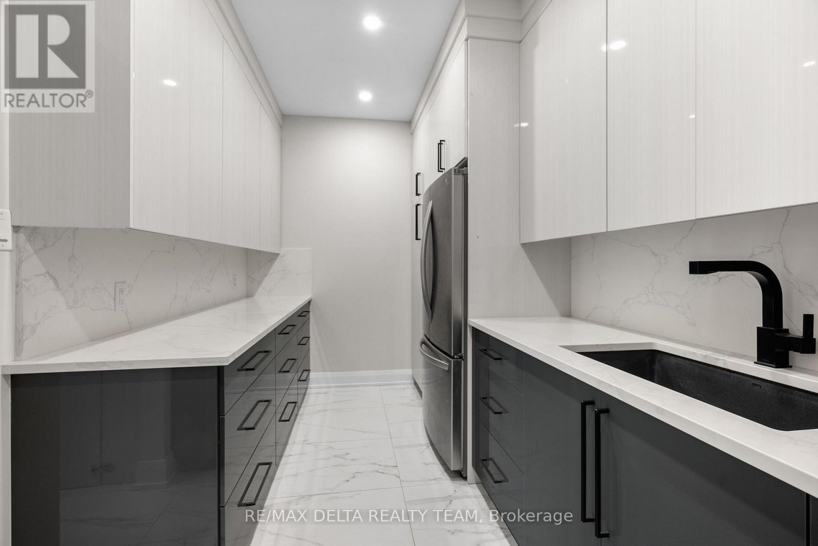 663 Ballycastle Crescent Property Photo 16