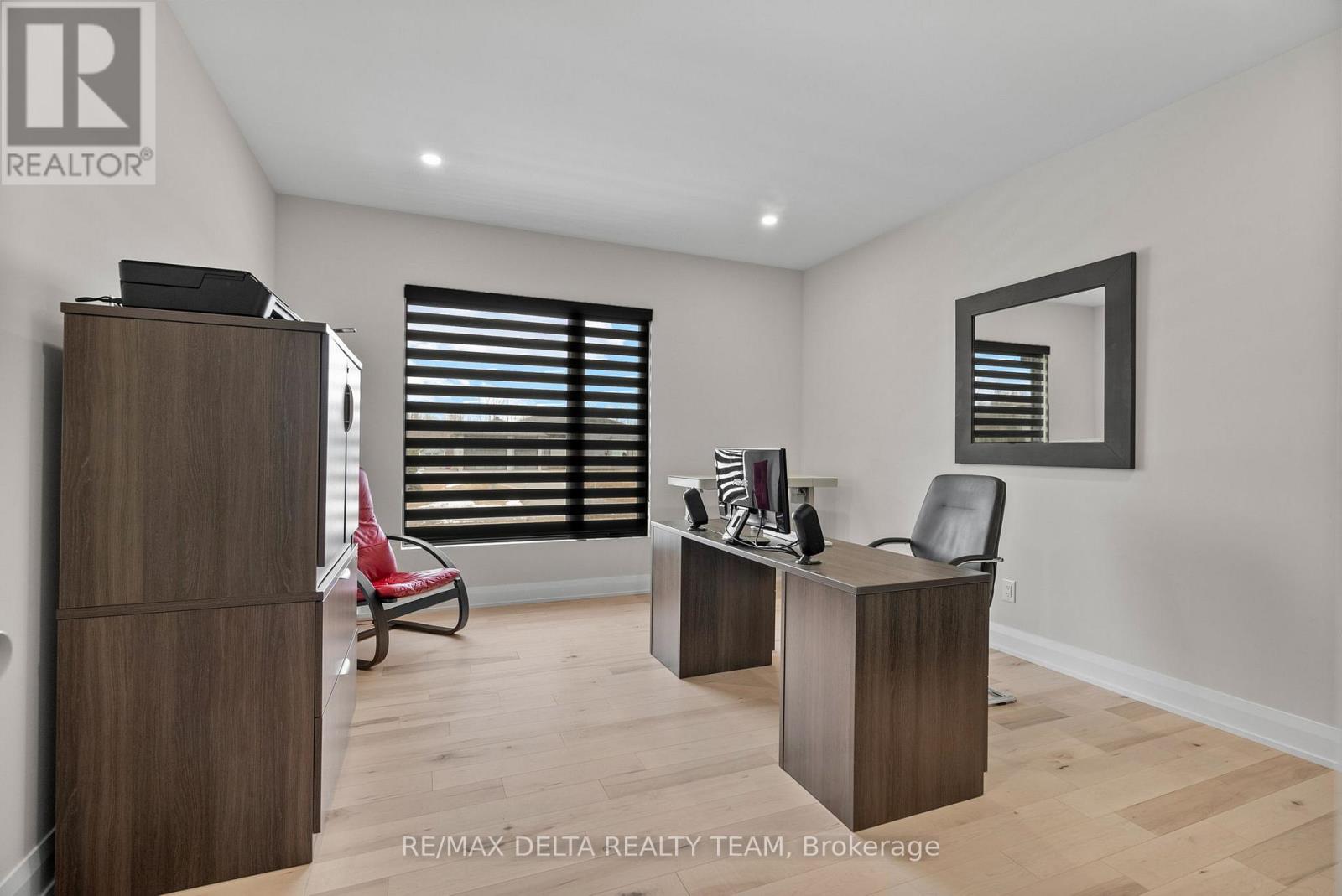 663 Ballycastle Crescent Property Photo 20
