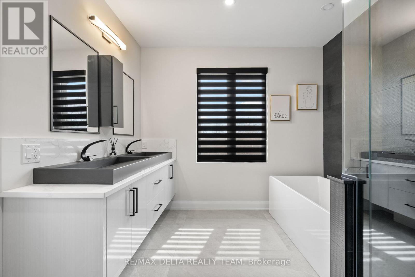 663 Ballycastle Crescent Property Photo 23