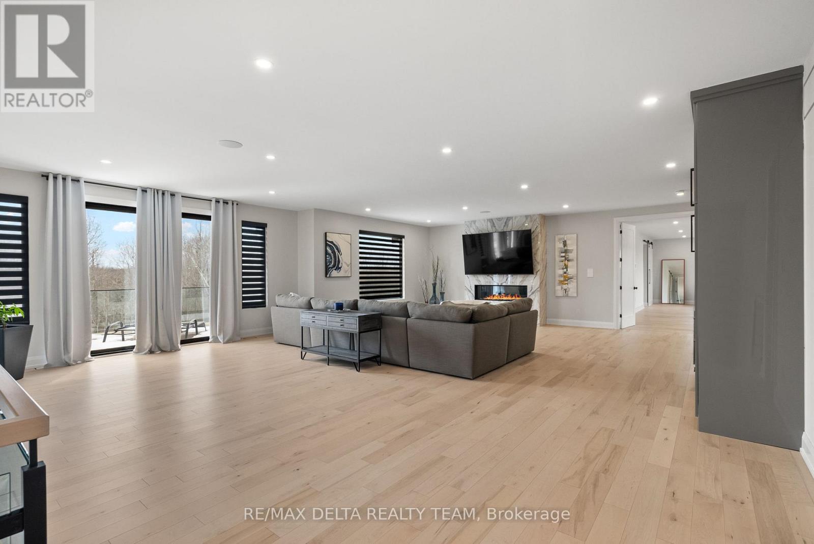 663 Ballycastle Crescent Property Photo 27