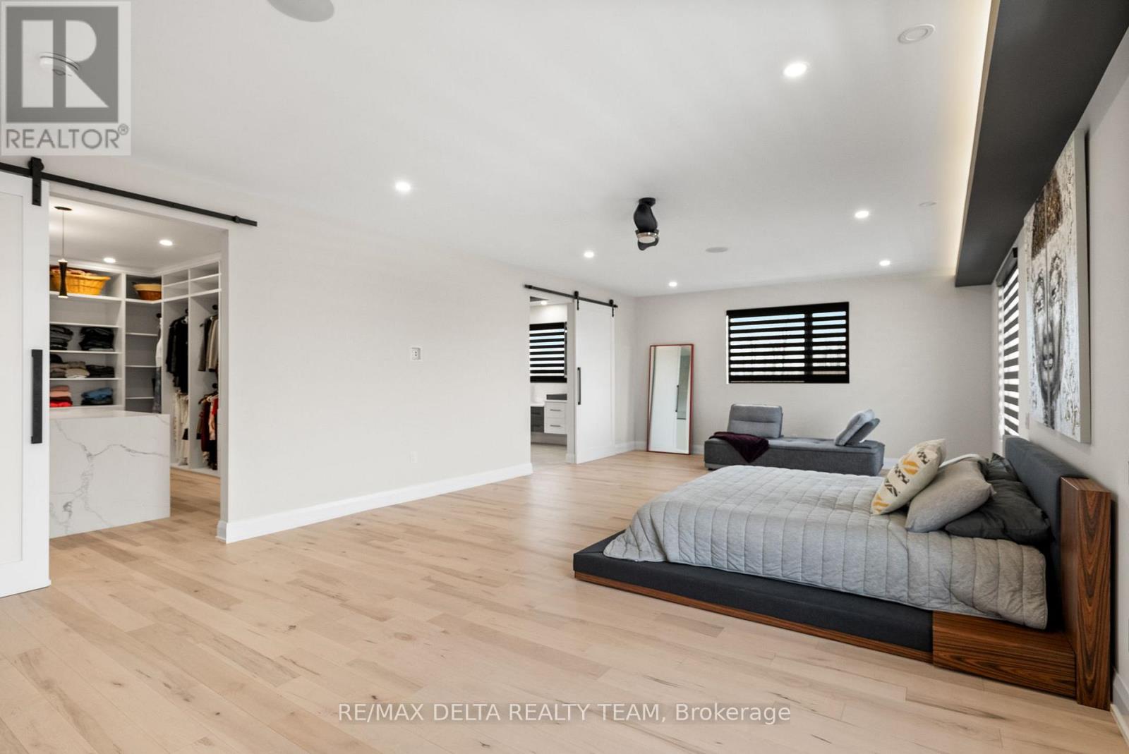 663 Ballycastle Crescent Property Photo 32