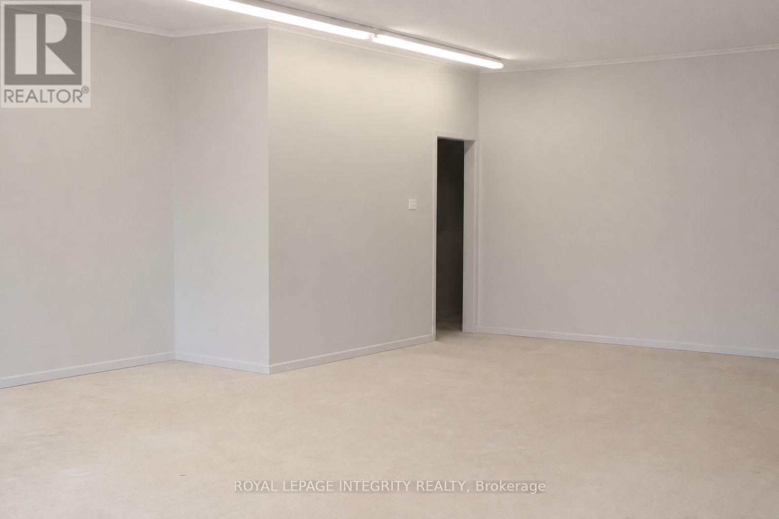 1117 Cobden Road Property Photo 8