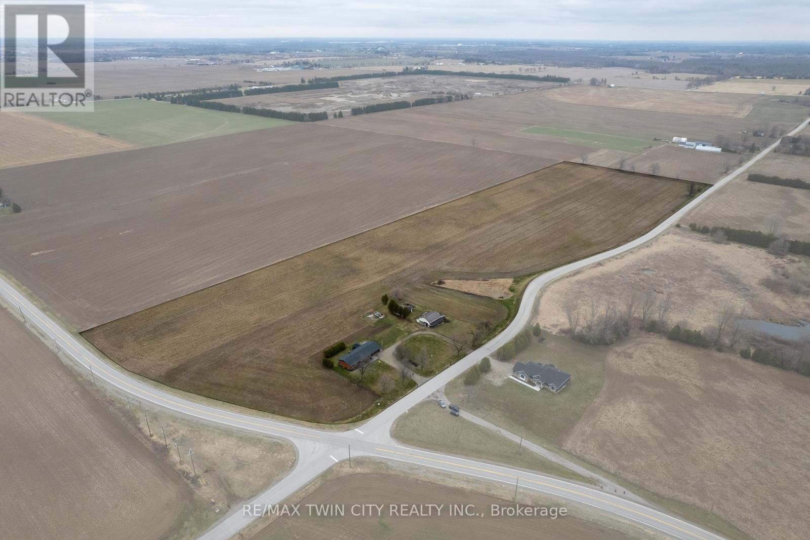 58 Tenth Conc. Road Property Photo 1