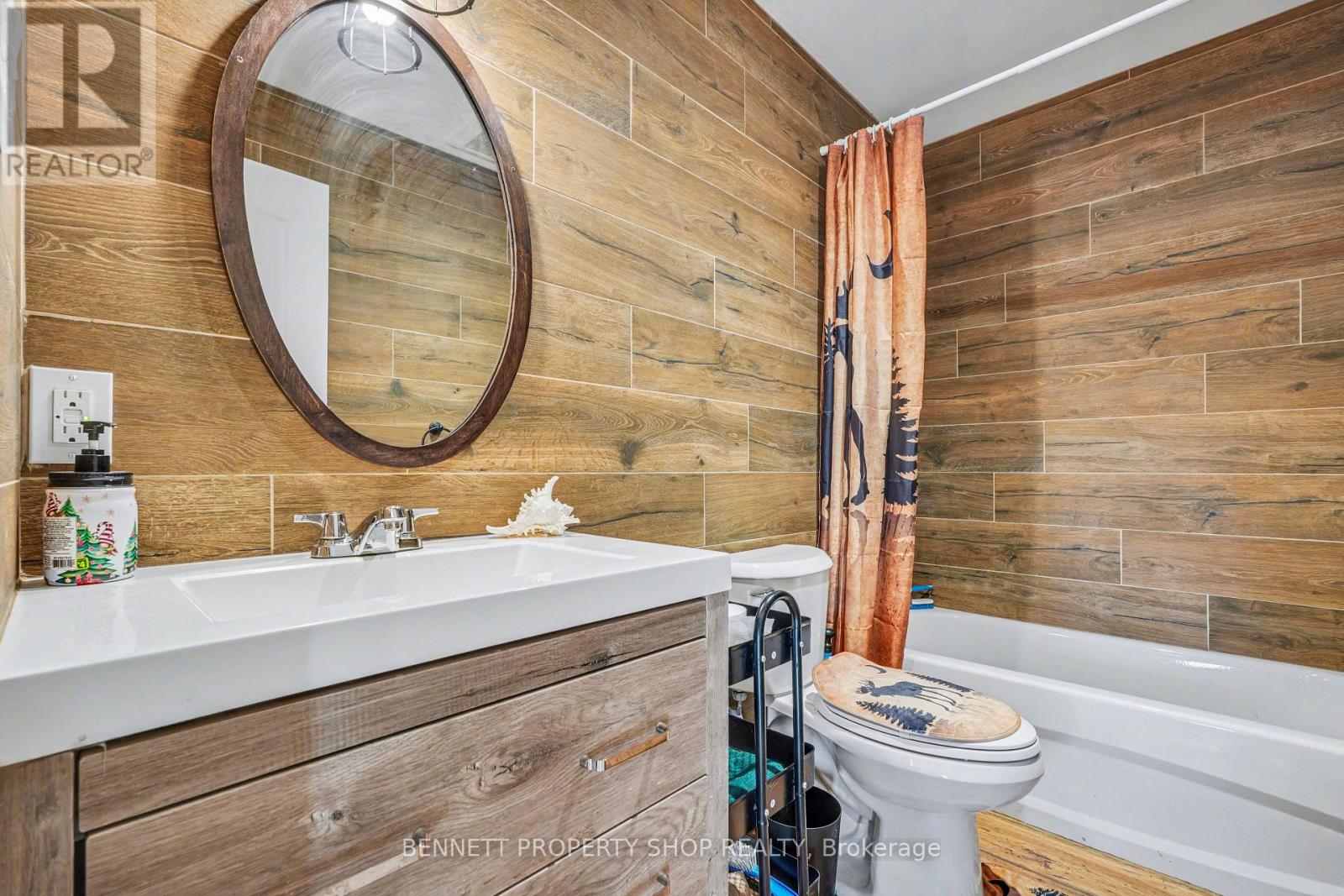 7261 Third Line Road S Property Photo 10