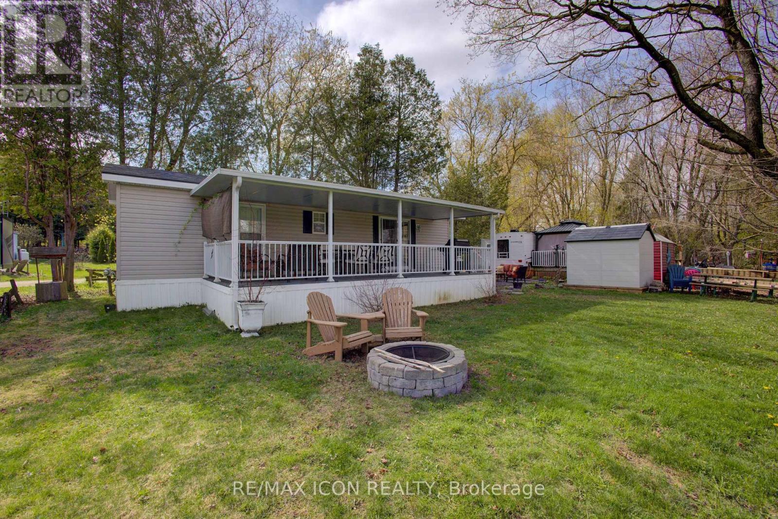 7489 Sideroad 5 E Property Photo 10